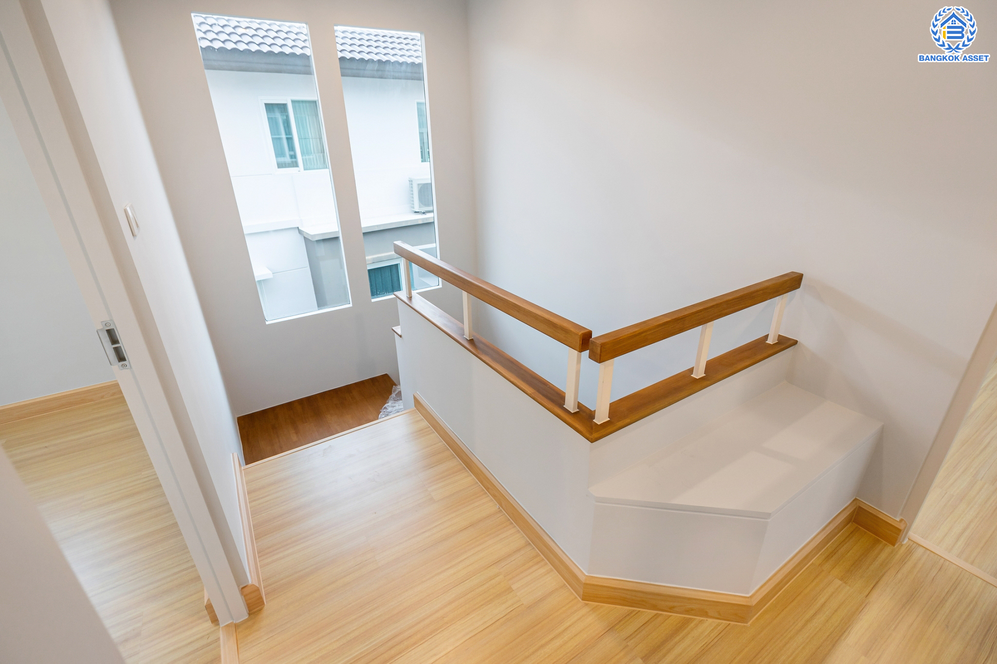 บ้านเดี่ยวมือสองนนทบุรี ม.ชัยพฤกษ์ ปิ่นเกล้า-กาญจนาฯ หลังใหญ่ จากแบรนด์คุณภาพ LH เนื้อที่ 54 ตร.ว. ฟังก์ชัน 3 ห้องนอน 3 ห้องน้ำ จอดรถได้ 2 คัน บนทำเลศักยภาพ ใกล้เซ็นทรัลเวสต์เกต ทางด่วน "กาญจนาภิเษก" รถไฟฟ้าสายสีม่วง "สถานีตลาดบางใหญ่"